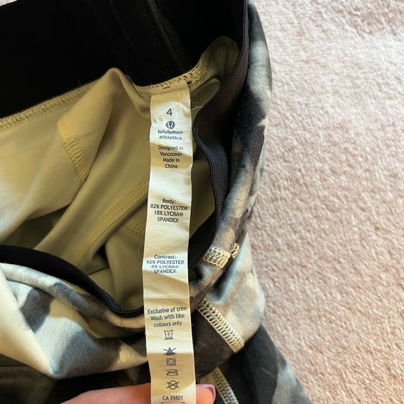 Skirted LULULEMON leggings. - Picture 7 of 7